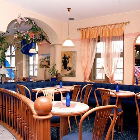 Hotel Zum Grunen Baum Plattling Eksteriør billede